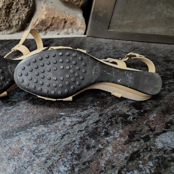 Tod's Vintage Cream Patent Leather Strappy Sandals Size 36.5 - Picture 16 of 16